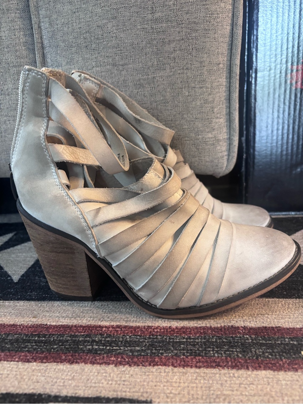 FREE PEOPLE Hybrid Strappy Leather Ankle Bootie light taupe grey